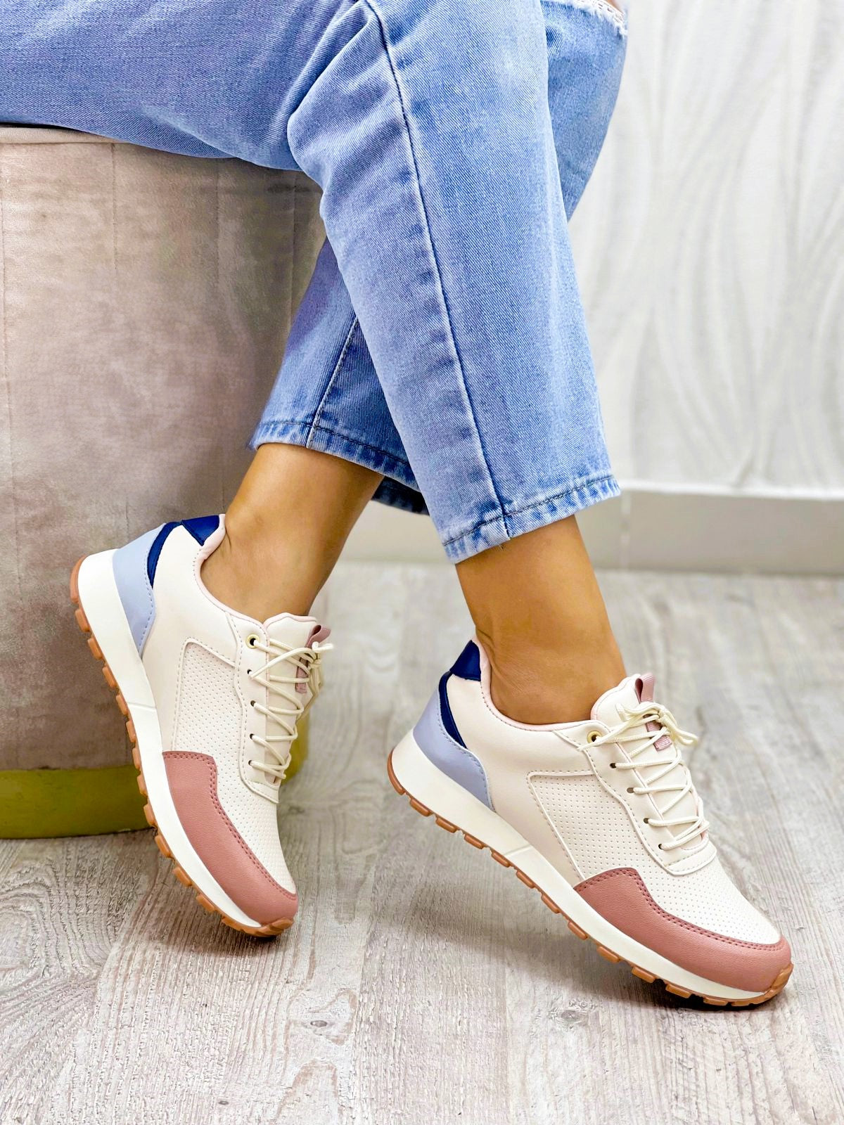 gid://shopify/MediaImage/24692328071262