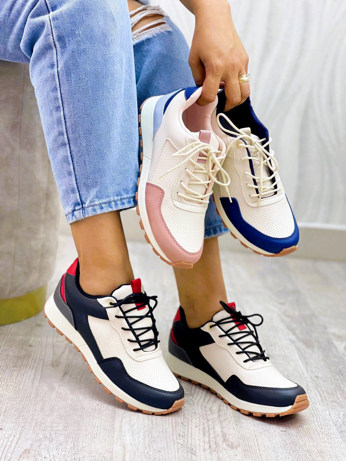 gid://shopify/MediaImage/24692328104030